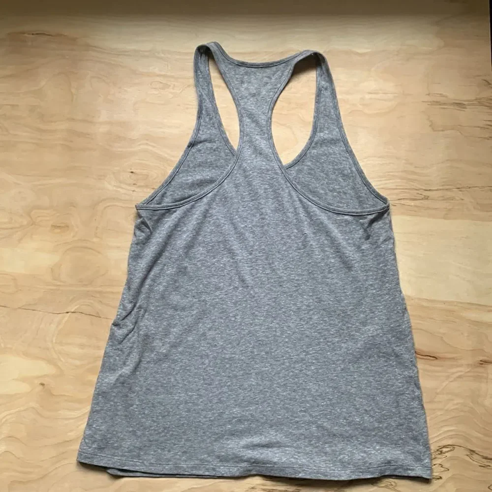 Under Amour Active Wear Shirt - Picture 4 of 5